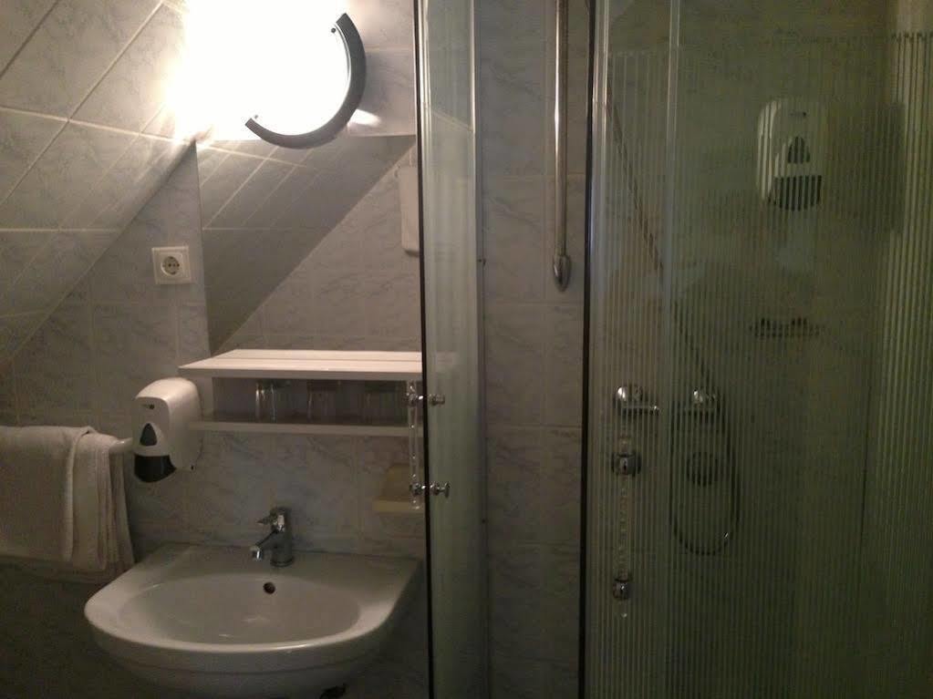 Villa Hotel Kristal Budapest Luaran gambar